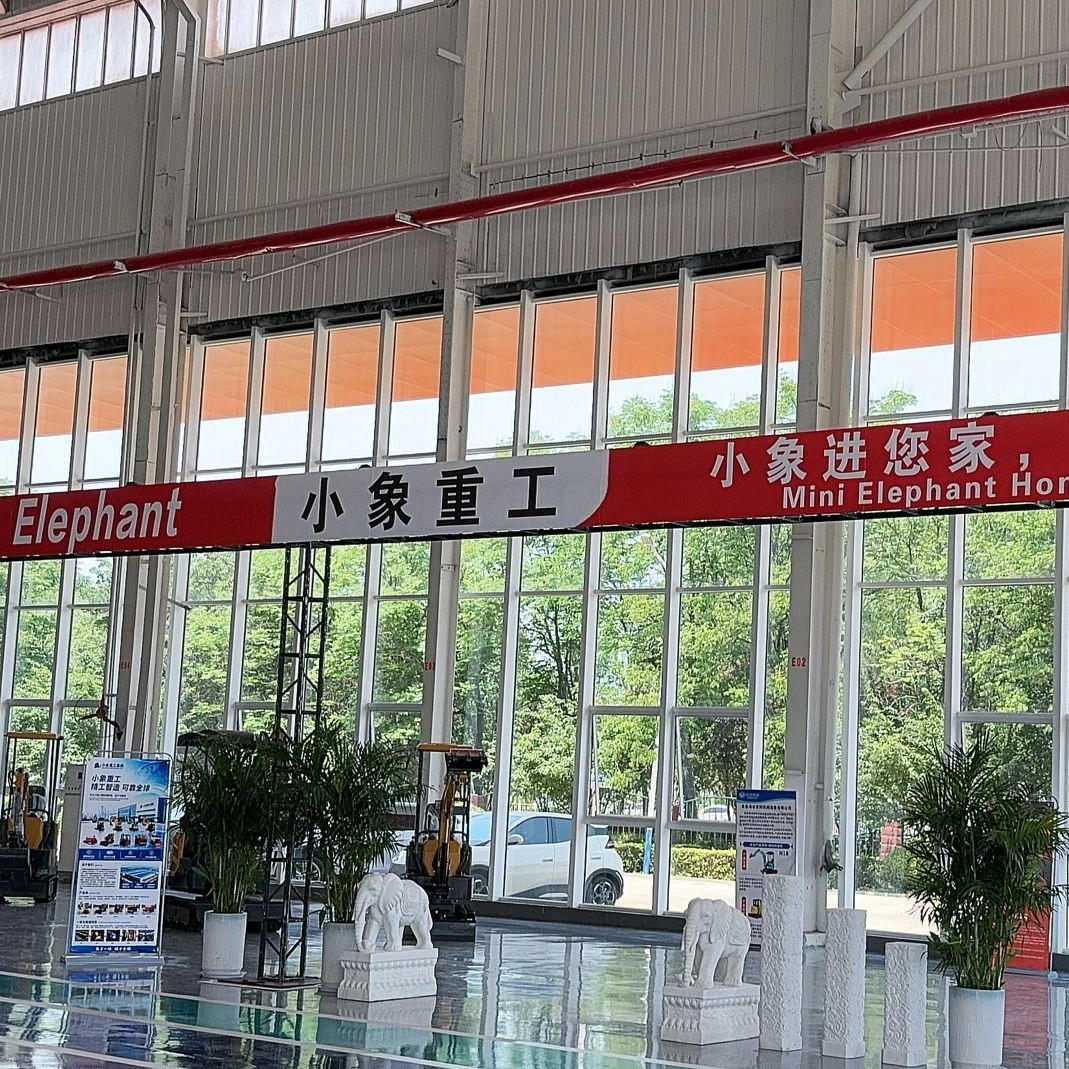 Government Leaders Visited MINI ELEPHANT Exhibition Hall, Highly Praising Our Smart Heavy Machinery Innovation